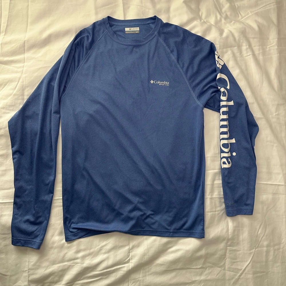 Columbia Blue Long Sleeve Tees for Casual Comfort